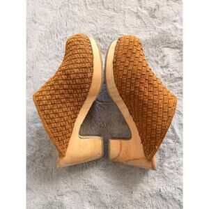 Pilcro Anthropologie Woven Leather Clog Mules Wood Heel Brown Size 9